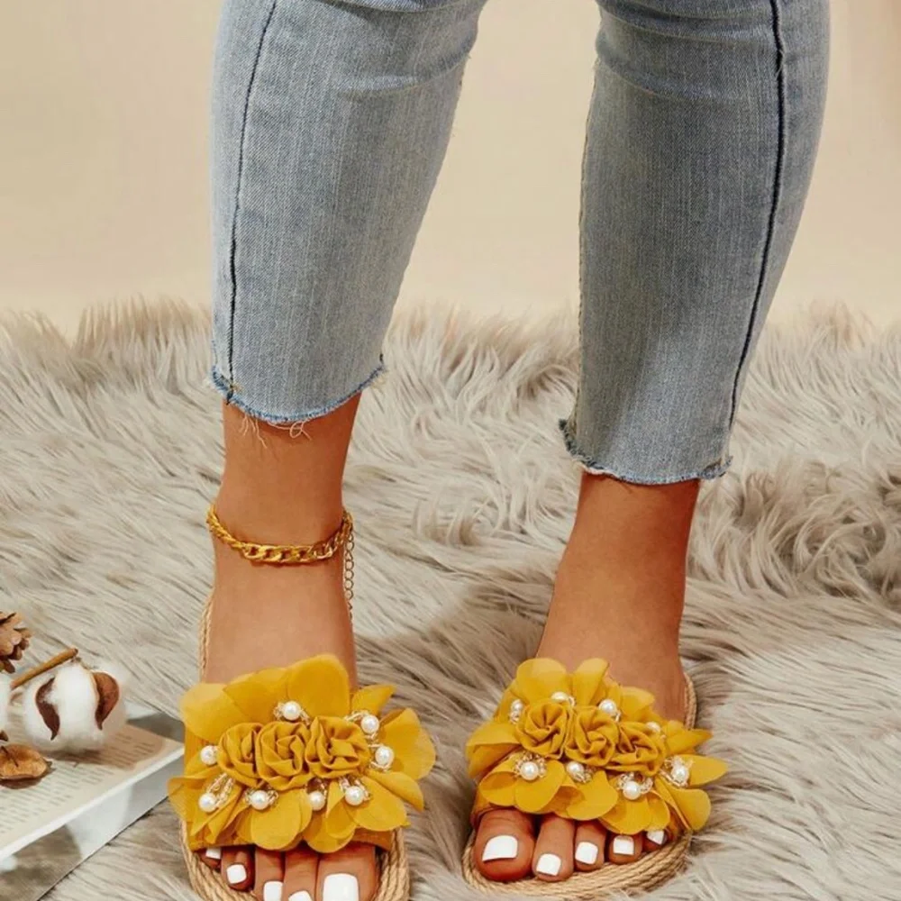 Sandals - Picture 2 of 3